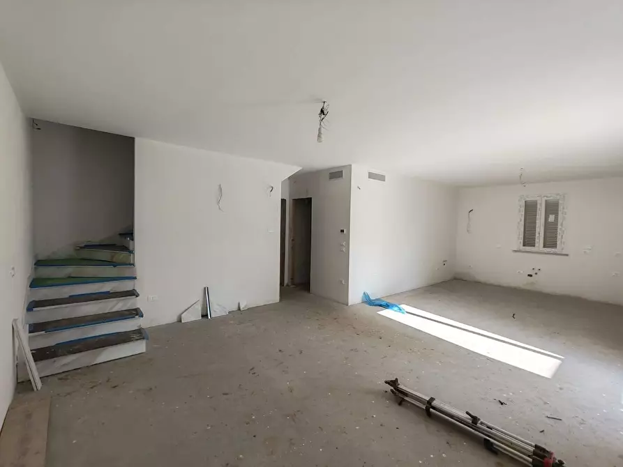 Immagine 7 di Casa bifamiliare in vendita  a Massa