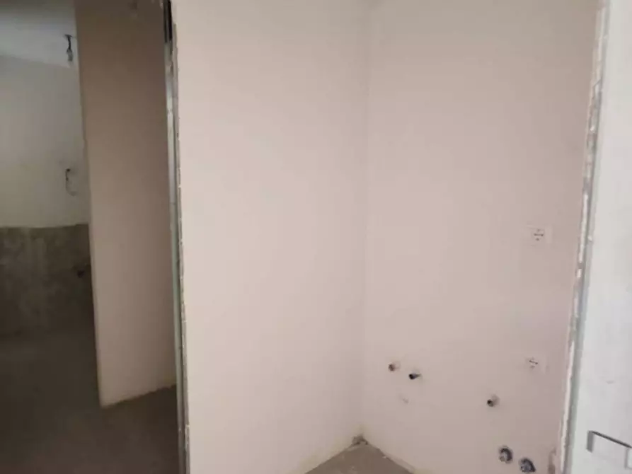 Immagine 10 di Casa bifamiliare in vendita  a Massa