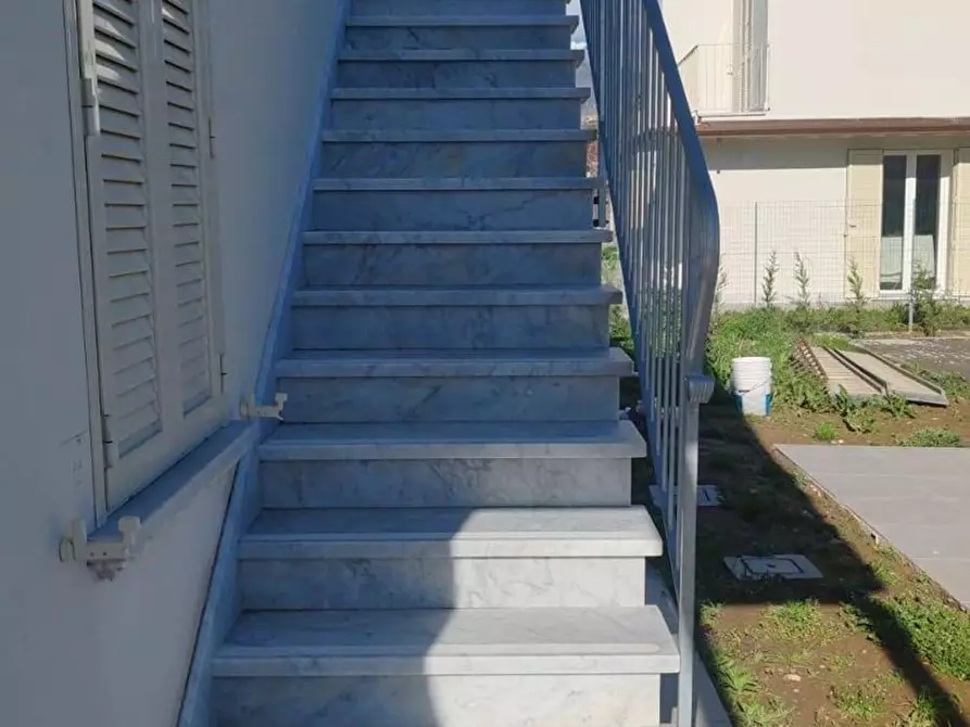 Immagine 13 di Casa bifamiliare in vendita  a Massa