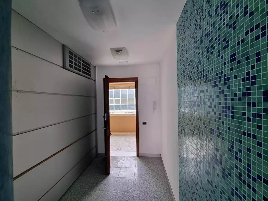 Immagine 6 di Ufficio in vendita  a Massa