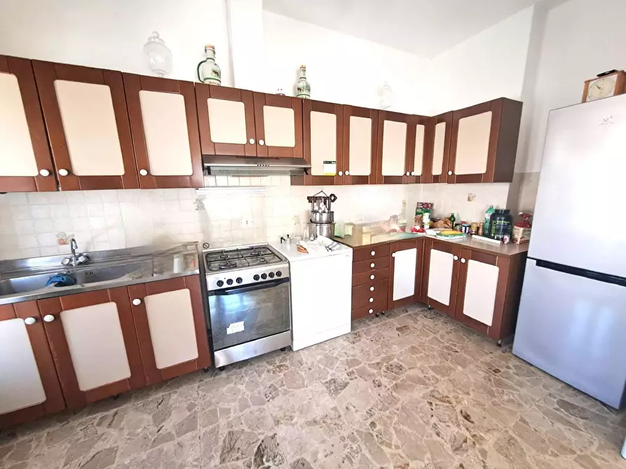 Immagine 7 di Villa in affitto  a Massa