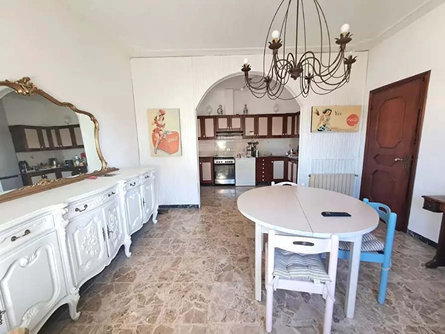 Immagine 5 di Villa in affitto  a Massa