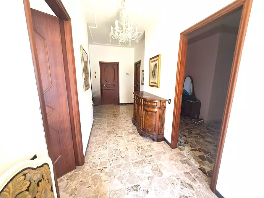 Immagine 8 di Villa in affitto  a Massa