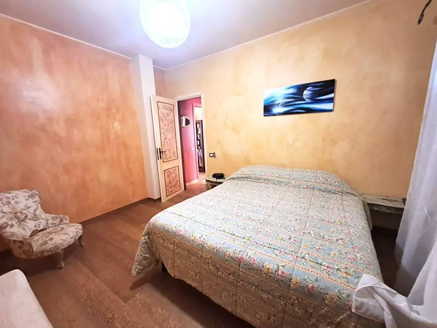 Immagine 11 di Appartamento in vendita  a Massa