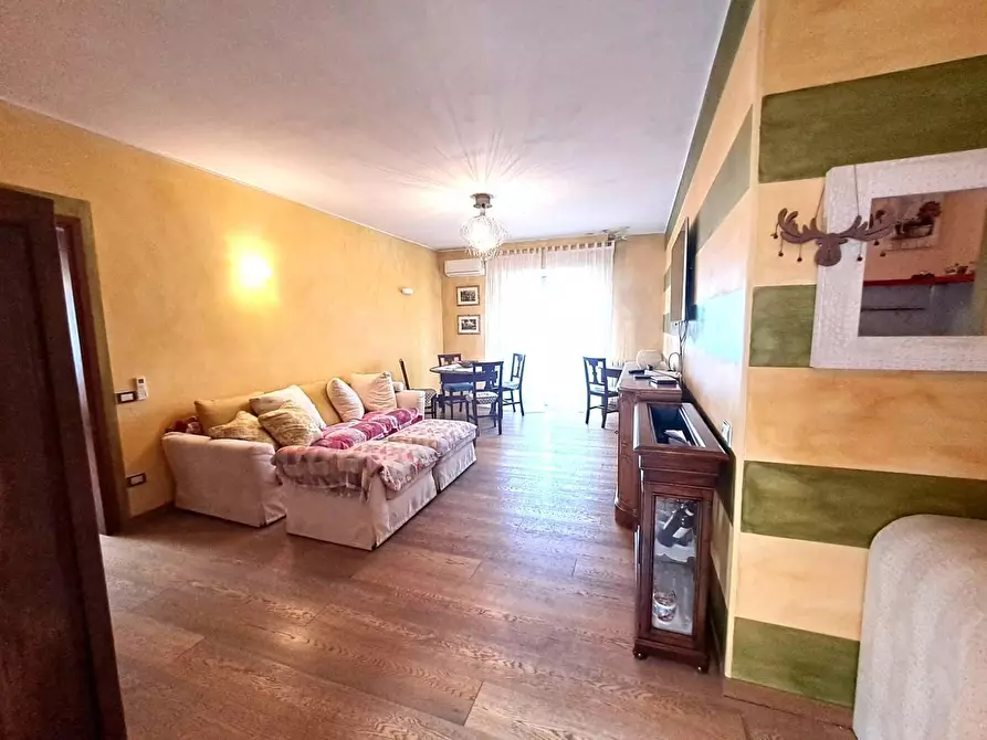 Immagine 5 di Appartamento in vendita  a Massa