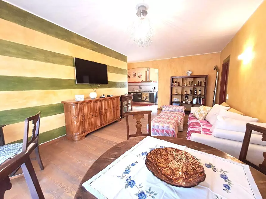 Immagine 4 di Appartamento in vendita  a Massa