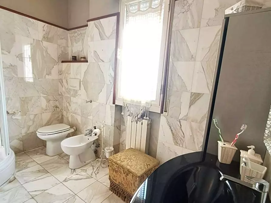 Immagine 13 di Appartamento in vendita  a Massa