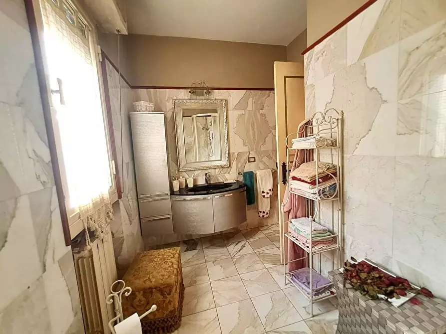 Immagine 15 di Appartamento in vendita  a Massa