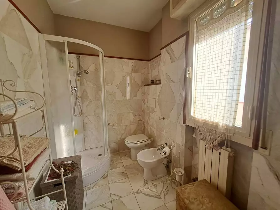 Immagine 16 di Appartamento in vendita  a Massa