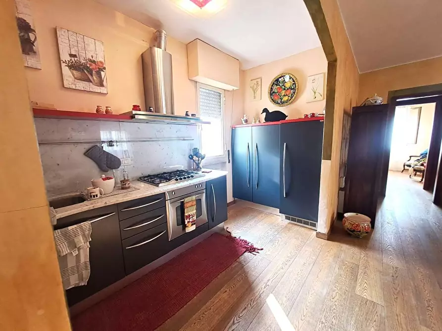 Immagine 9 di Appartamento in vendita  a Massa