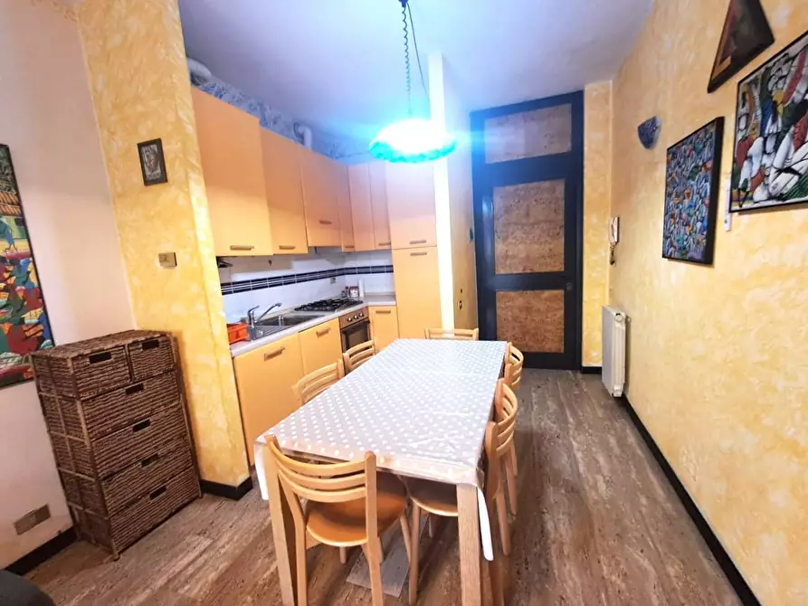 Immagine 5 di Appartamento in vendita  a Massa