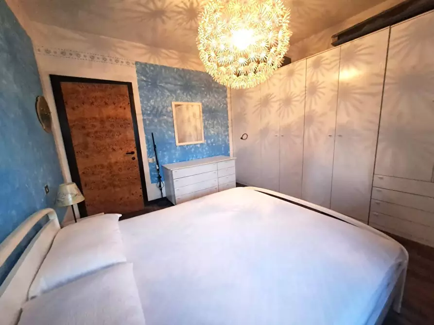 Immagine 10 di Appartamento in vendita  a Massa