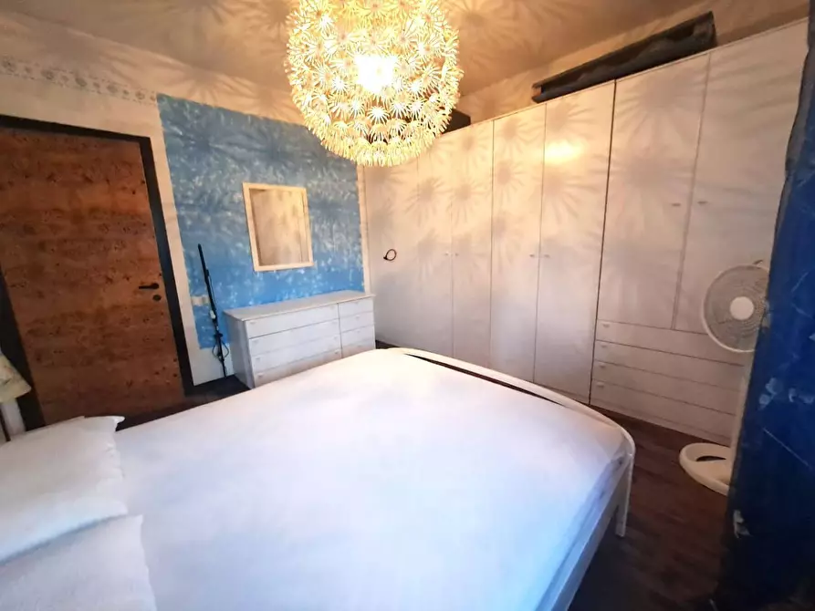 Immagine 11 di Appartamento in vendita  a Massa