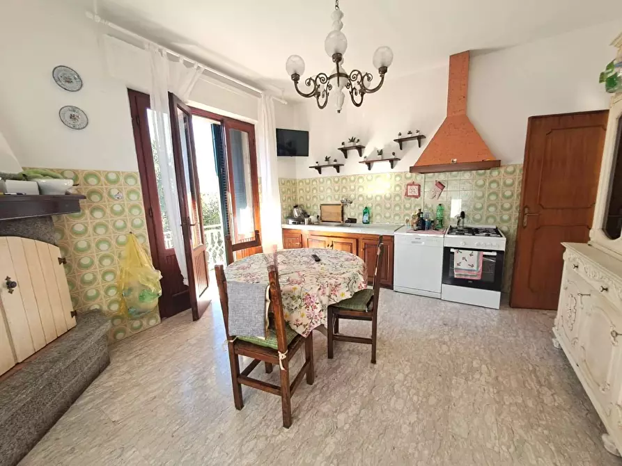 Immagine 6 di Casa semindipendente in vendita  a Massa