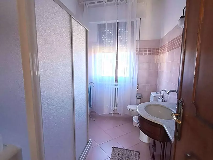 Immagine 18 di Casa semindipendente in vendita  a Massa