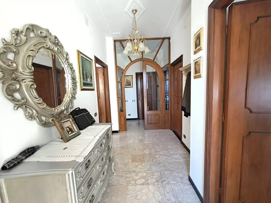 Immagine 4 di Casa semindipendente in vendita  a Massa