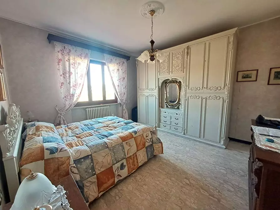 Immagine 13 di Casa semindipendente in vendita  a Massa