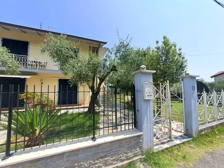 Immagine 26 di Casa semindipendente in vendita  a Massa