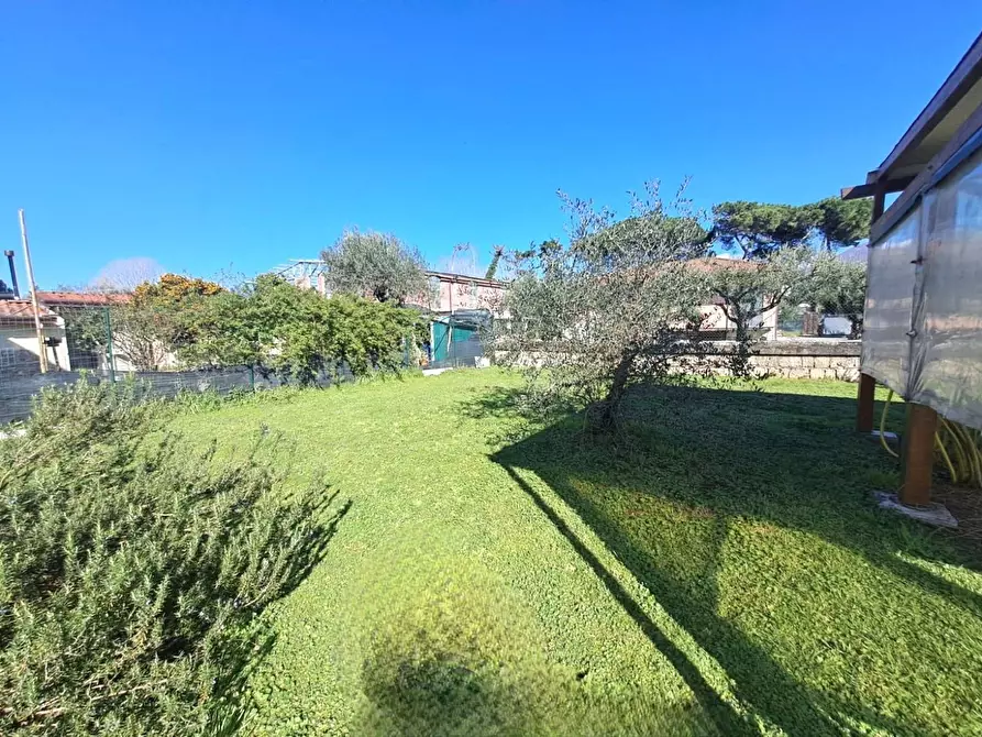 Immagine 19 di Casa semindipendente in vendita  a Massa