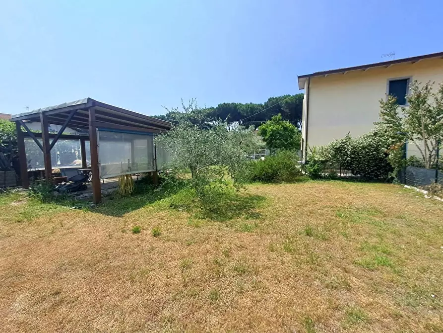 Immagine 30 di Casa semindipendente in vendita  a Massa