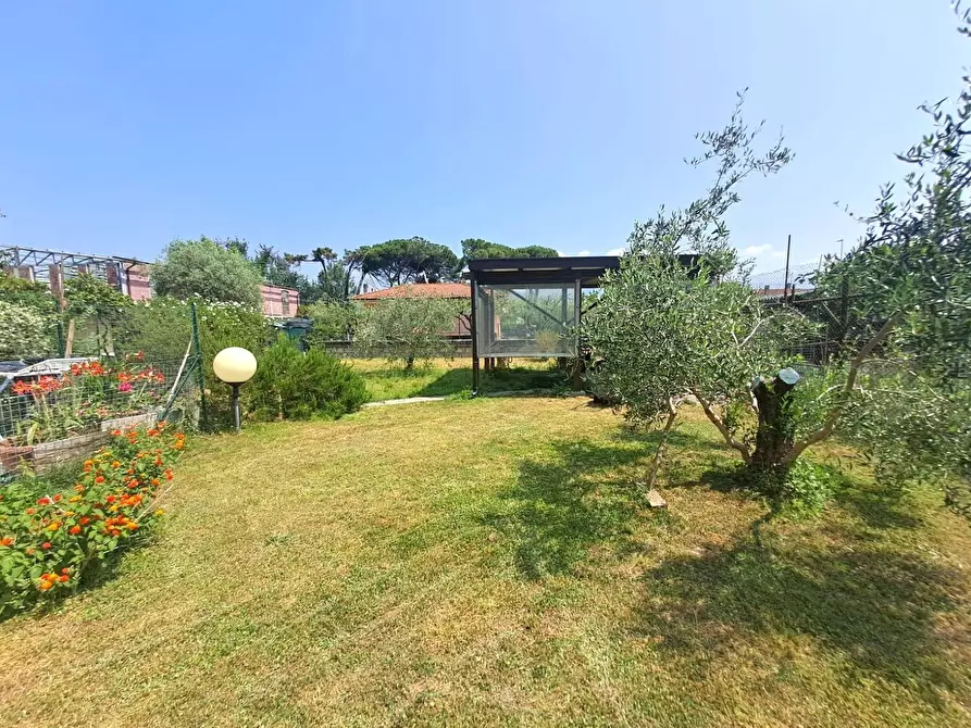 Immagine 29 di Casa semindipendente in vendita  a Massa