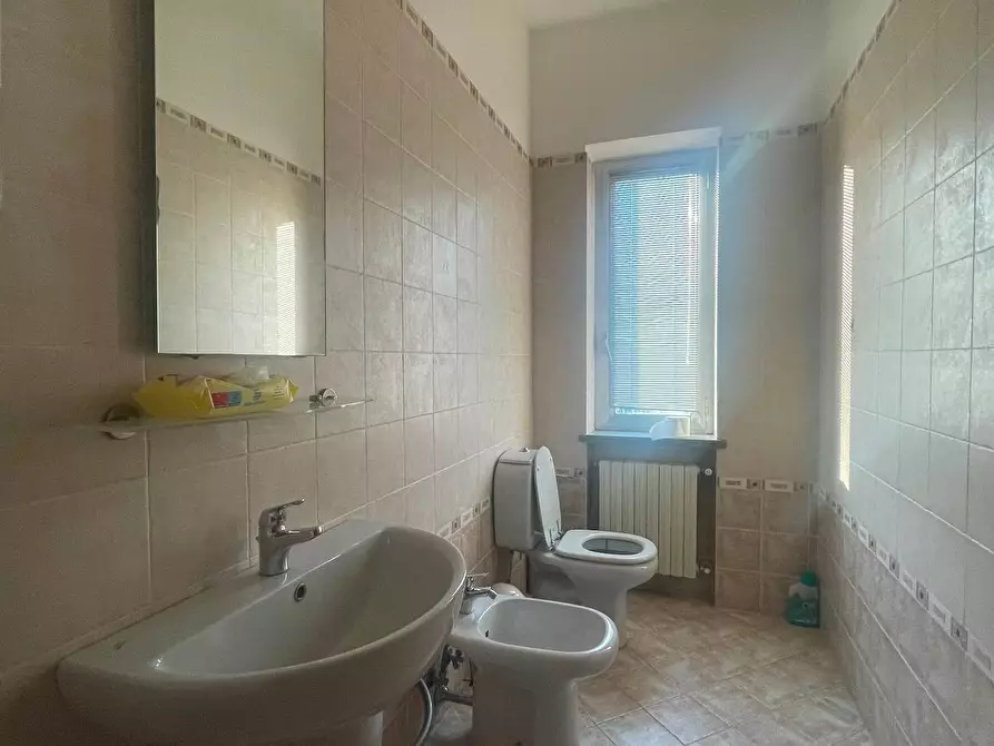 Immagine 19 di Capannone industriale in affitto  a Pescia