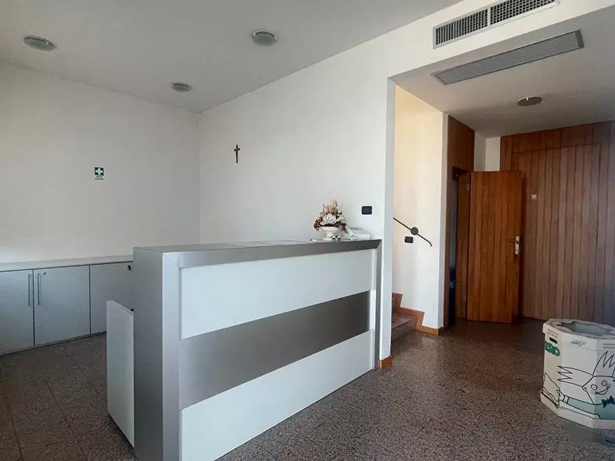 Immagine 11 di Capannone industriale in affitto  a Pescia