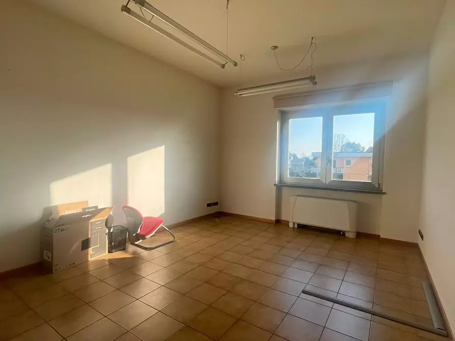 Immagine 18 di Capannone industriale in affitto  a Pescia