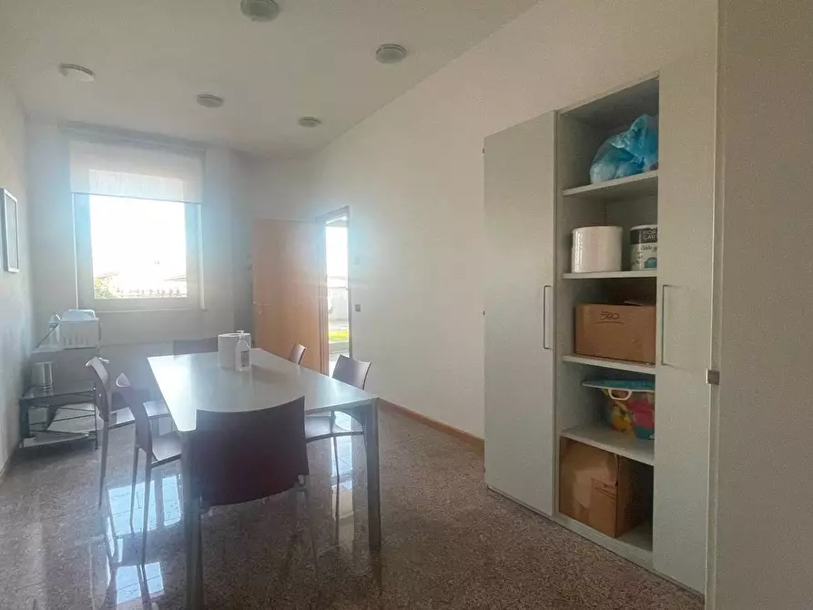 Immagine 12 di Capannone industriale in affitto  a Pescia