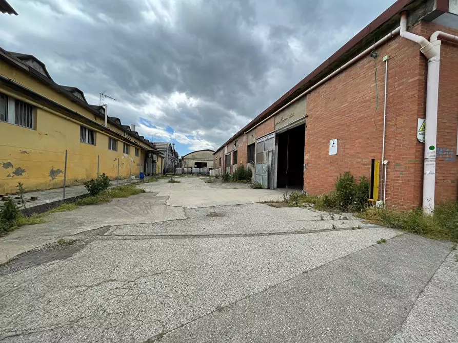 Immagine 9 di Capannone industriale in vendita  a Santa Croce Sull'arno