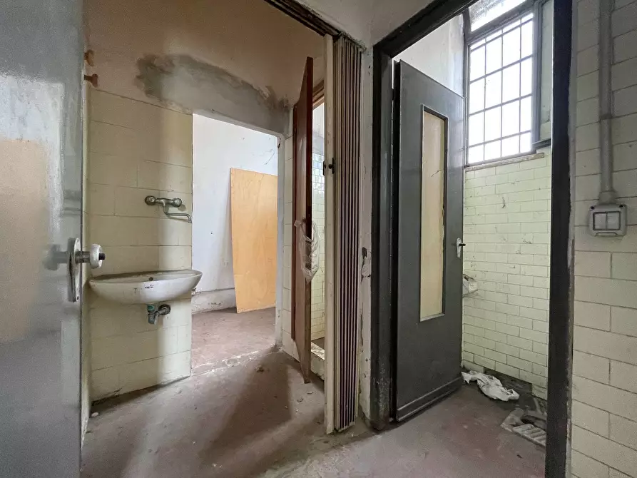 Immagine 6 di Capannone industriale in vendita  a Santa Croce Sull'arno