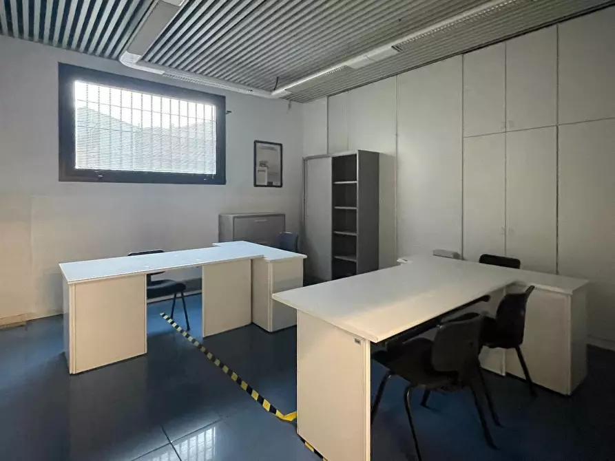 Immagine 9 di Locale commerciale in affitto  a Montecatini Terme