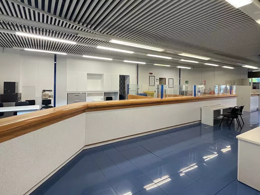 Immagine 6 di Locale commerciale in affitto  a Montecatini Terme