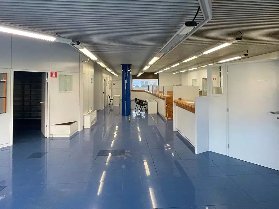 Immagine 4 di Locale commerciale in affitto  a Montecatini Terme