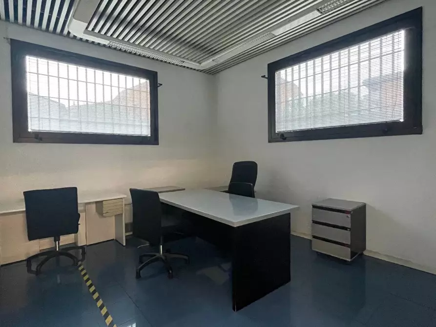 Immagine 10 di Locale commerciale in affitto  a Montecatini Terme