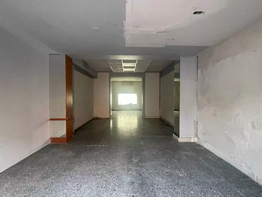 Immagine 3 di Locale commerciale in vendita  a Chiesina Uzzanese