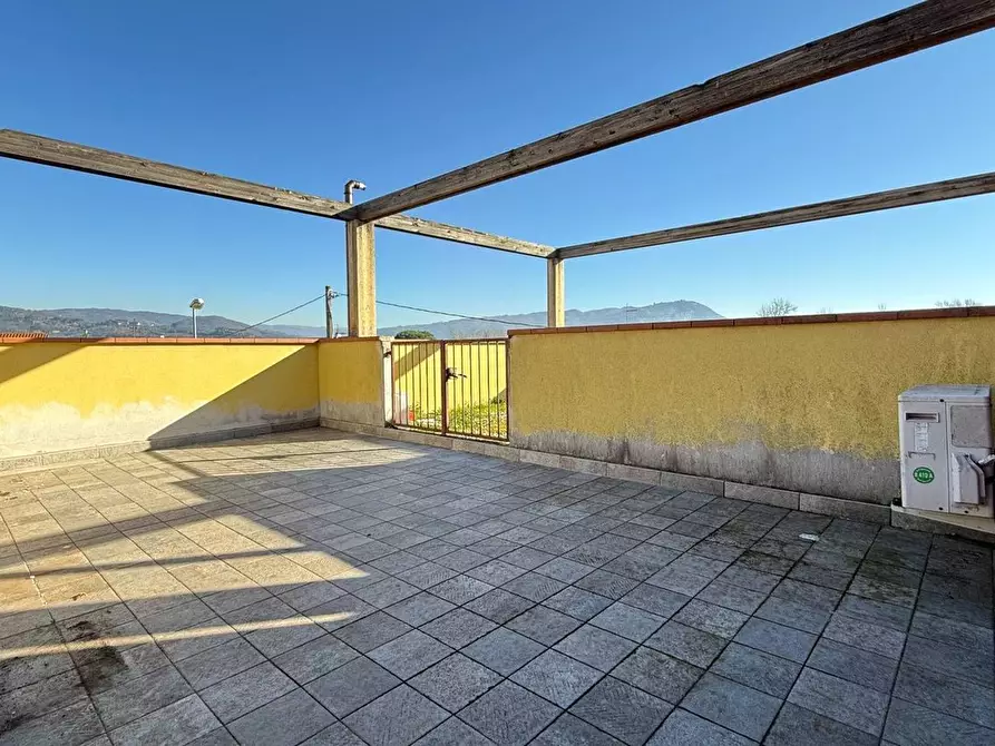 Immagine 17 di Appartamento in vendita  a Montecatini Terme