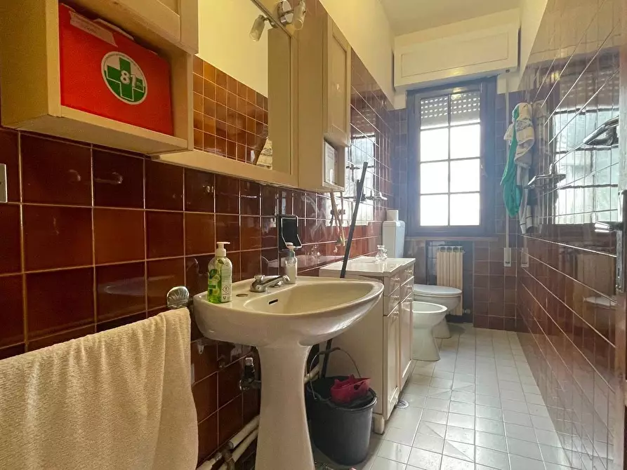 Immagine 8 di Locale commerciale in vendita  a Chiesina Uzzanese