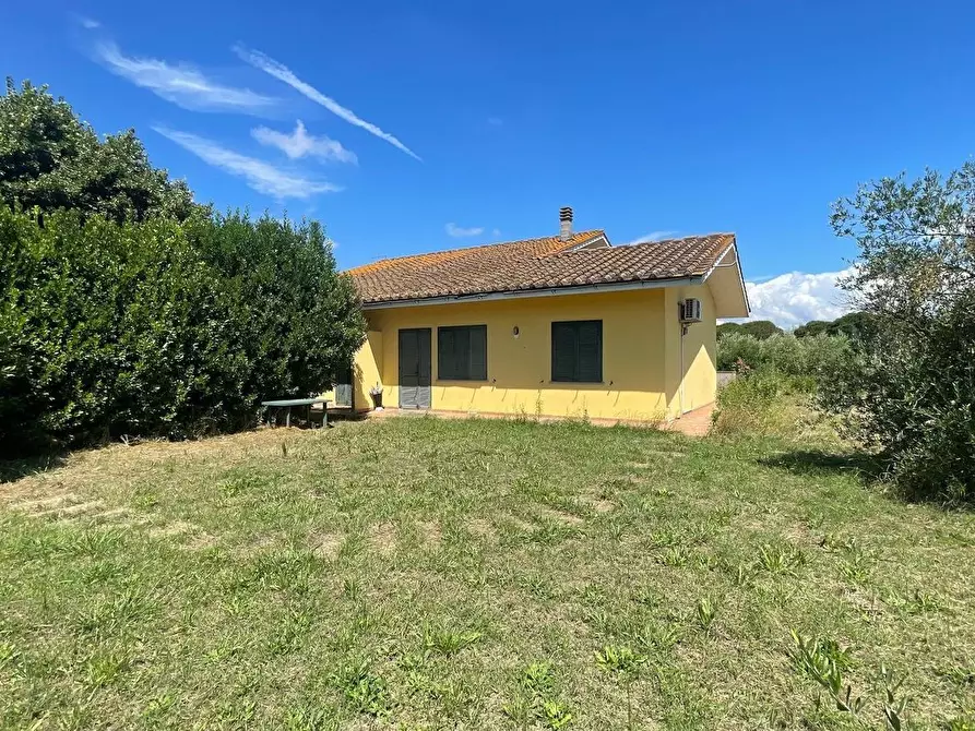 Immagine 18 di Villa in vendita  a Fucecchio