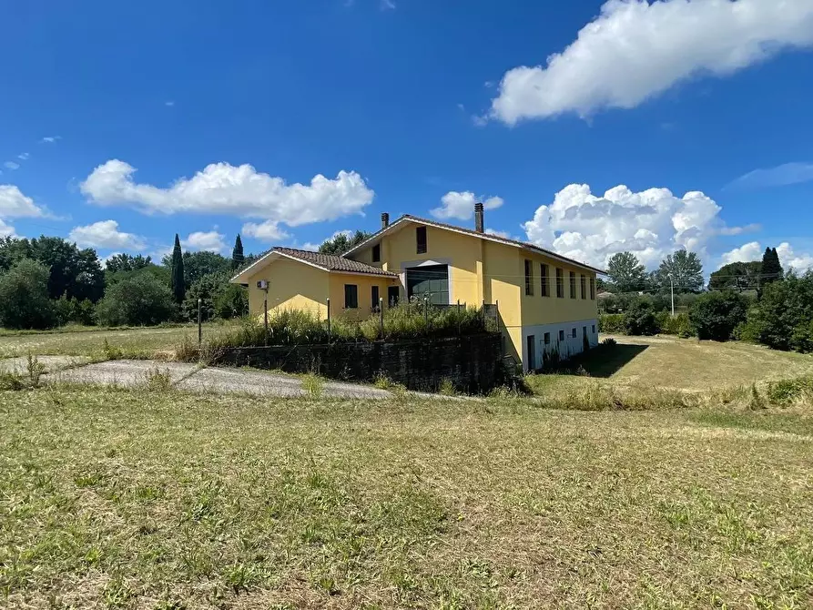Immagine 1 di Villa in vendita  a Fucecchio