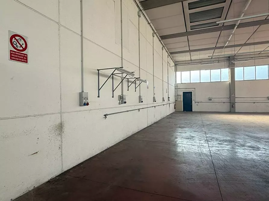 Immagine 9 di Capannone industriale in vendita  a Altopascio