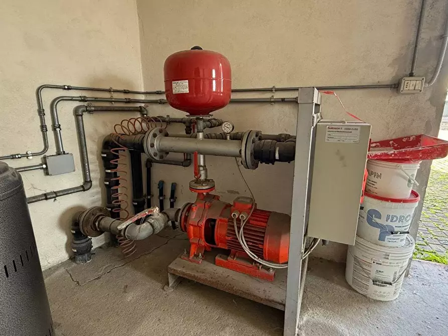 Immagine 8 di Capannone industriale in vendita  a Altopascio