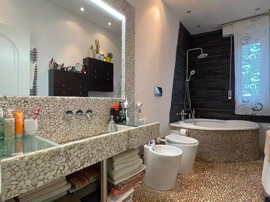 Immagine 17 di Appartamento in vendita  a Ponte Buggianese