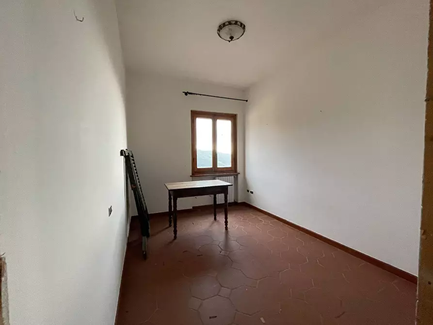 Immagine 7 di Appartamento in vendita  a Massa E Cozzile
