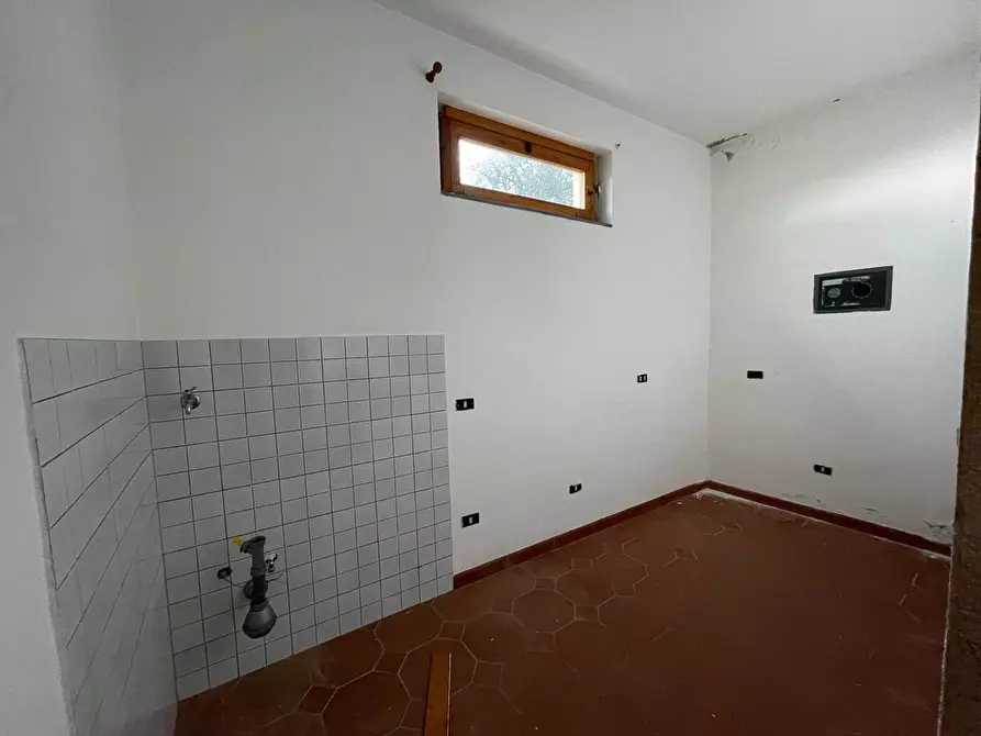 Immagine 3 di Appartamento in vendita  a Massa E Cozzile