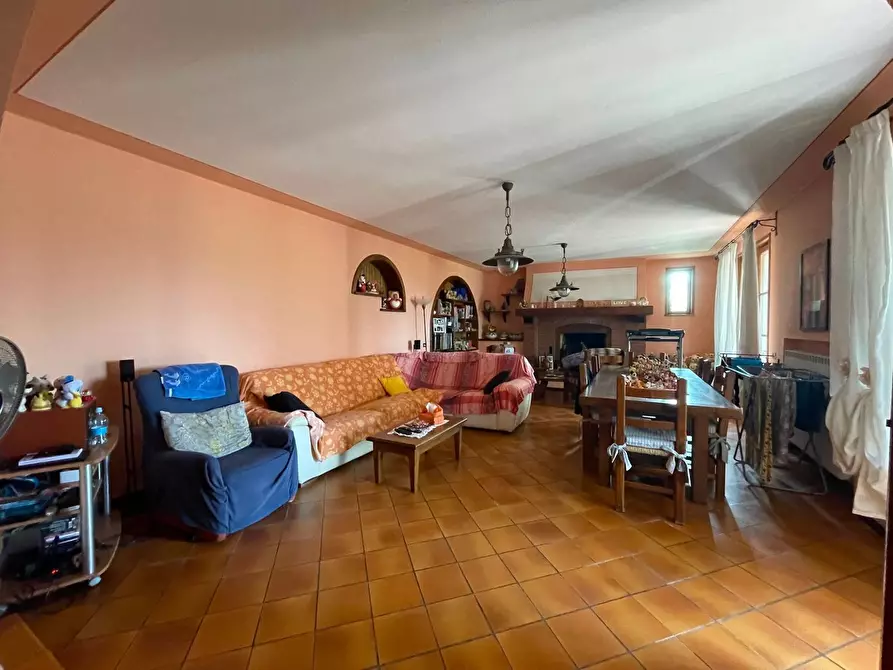 Immagine 50 di Villa in vendita  a Uzzano