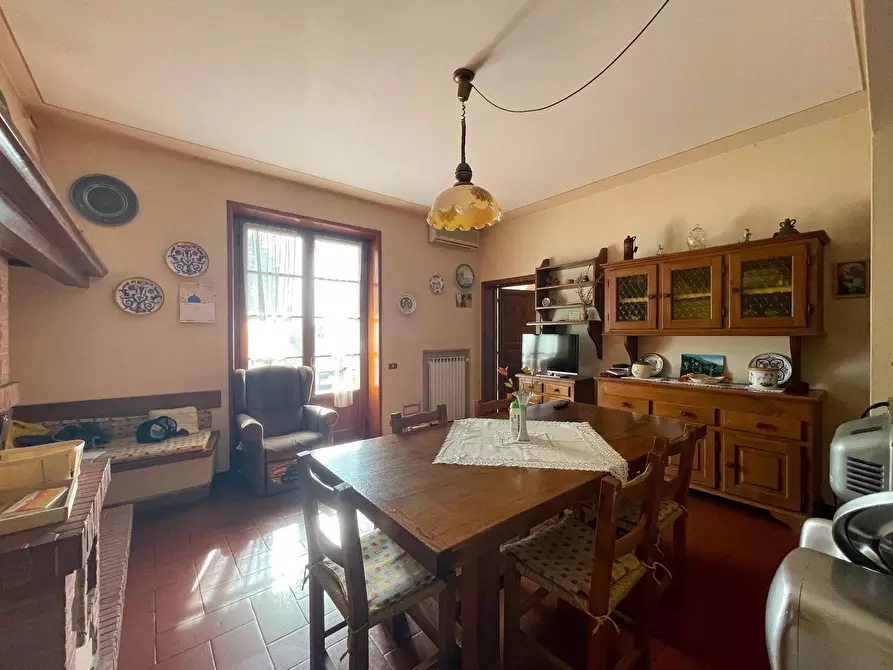 Immagine 20 di Villa in vendita  a Uzzano