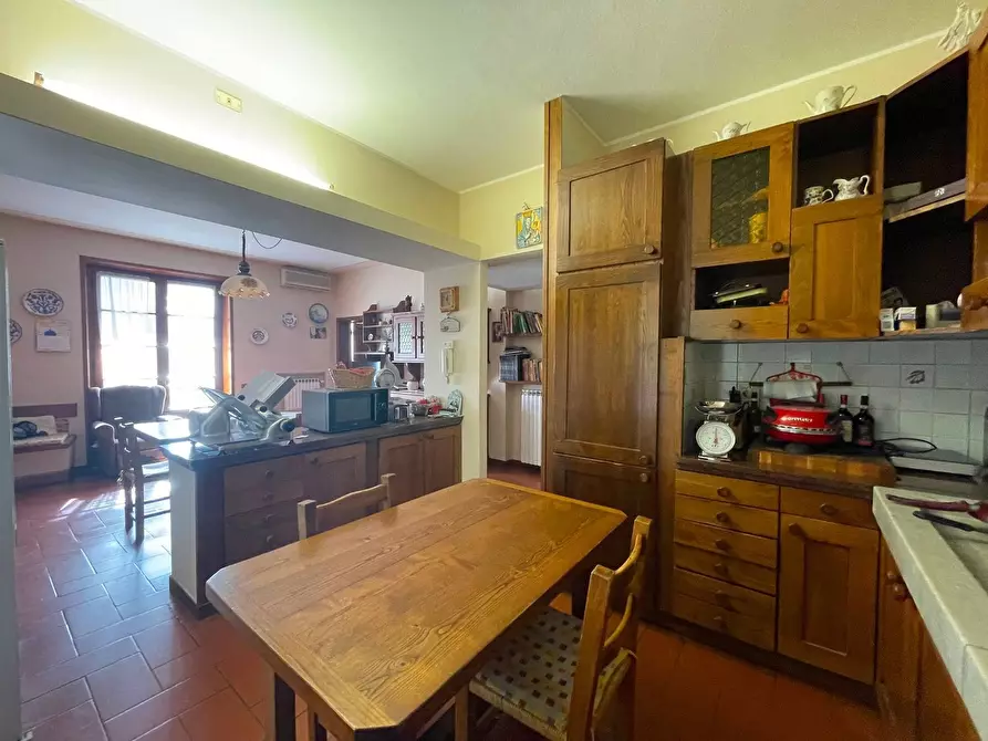 Immagine 24 di Villa in vendita  a Uzzano