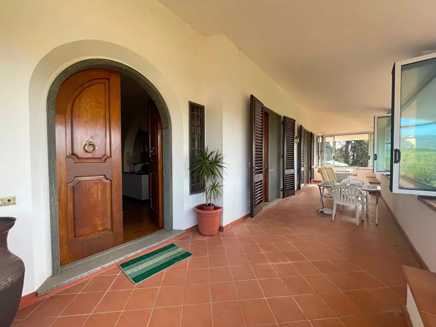 Immagine 3 di Villa in vendita  a Uzzano