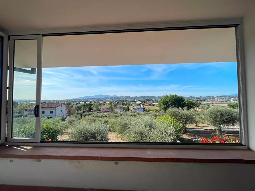 Immagine 5 di Villa in vendita  a Uzzano